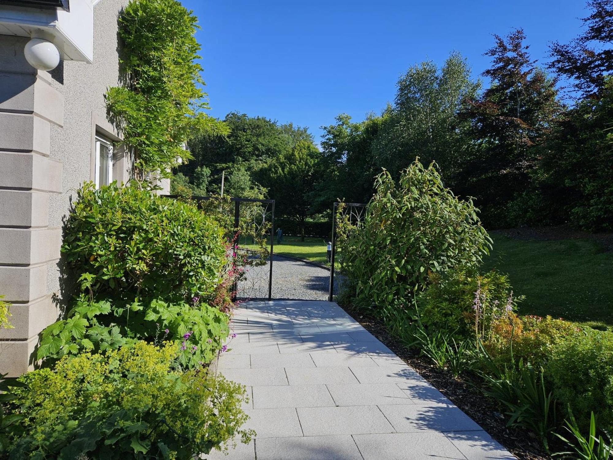 Lynster House Hotel Monaghan Bagian luar foto
